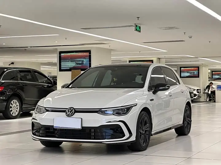 Volkswagen Golf 2021, арт. CN-3645908 — фото 1