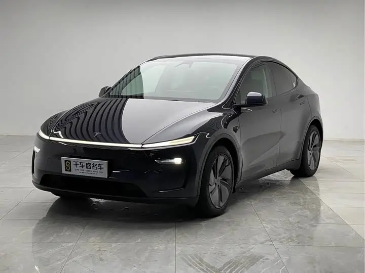 Tesla Model Y 2025, арт. CN-3646986 — фото 1