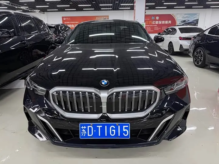 BMW 5 Series 2025, арт. CN-3647521 — фото 1