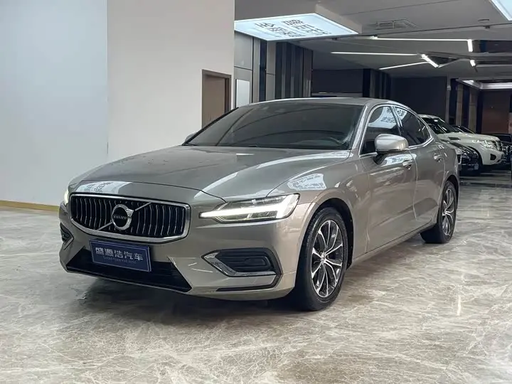 Volvo S60 2022, арт. CN-3648373 — фото 1