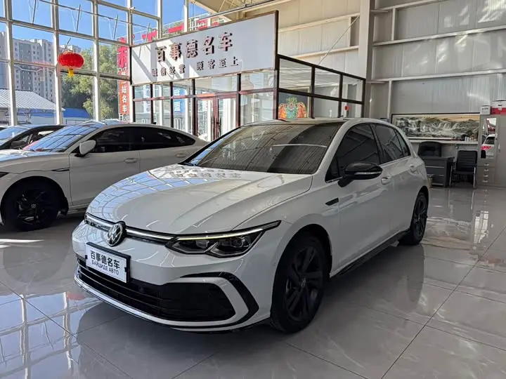 Volkswagen Golf 2023, арт. CN-3652021 — фото 1