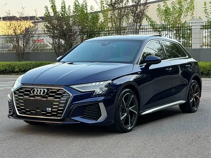 Audi A3 2023, арт. CN-3653368 — фото 1