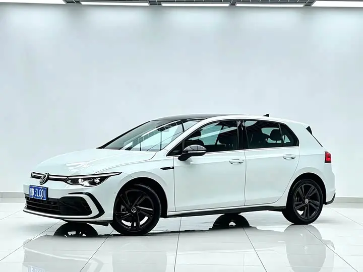 Volkswagen Golf 2023, арт. CN-3654553 — фото 1