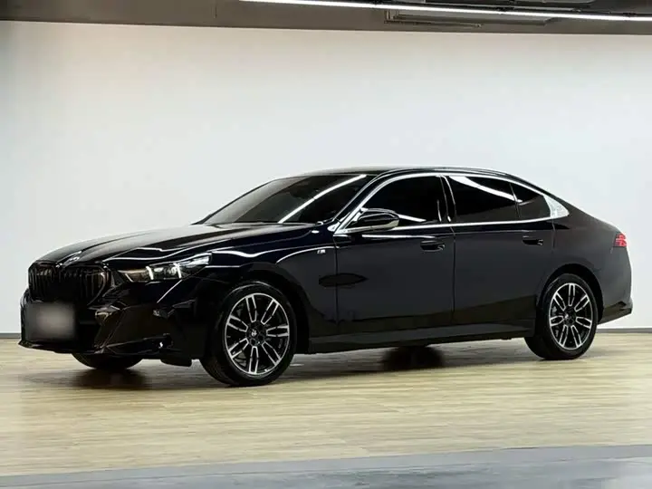 BMW 5 Series 2024, арт. CN-3654625 — фото 1