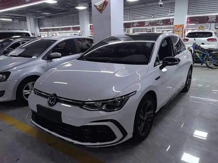 Volkswagen Golf 2023, арт. CN-3654991 — фото 1