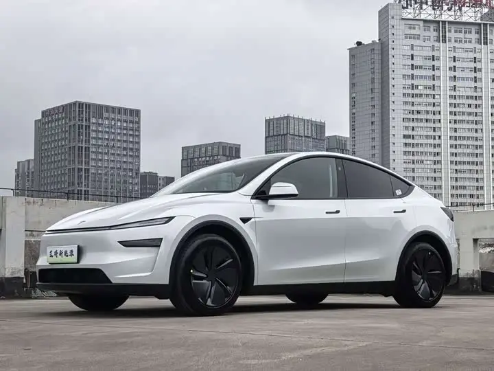 Tesla Model Y 2025, арт. CN-3656642 — фото 1
