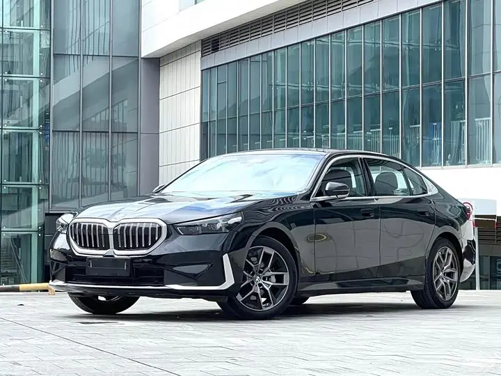 BMW 5 Series 2025, арт. CN-3658292 — фото 1