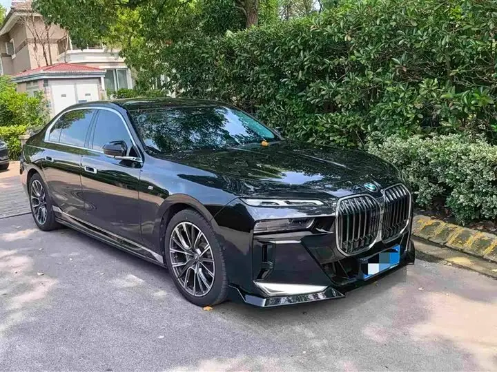 BMW 7 Series 2023, арт. CN-3658362 — фото 1