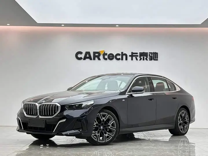 BMW 5 Series 2025, арт. CN-3659345 — фото 1