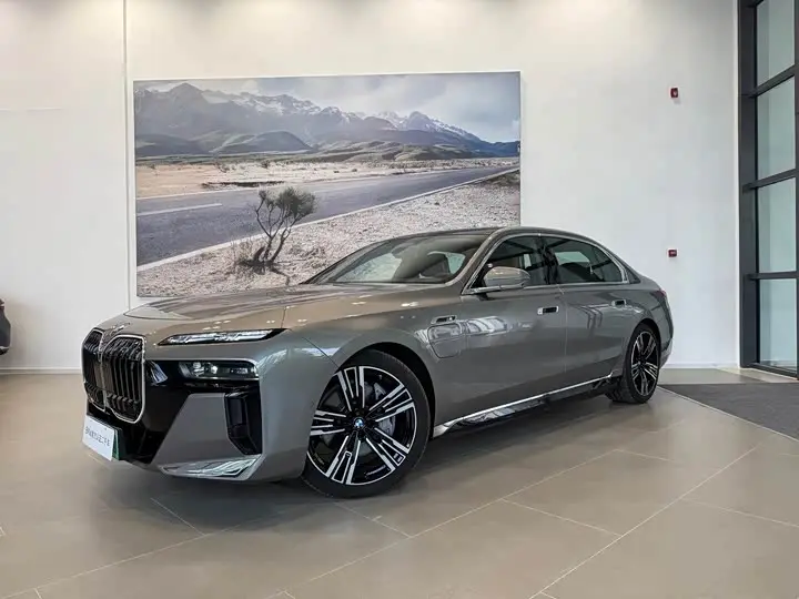 BMW i7 2023, арт. CN-3660535 — фото 1