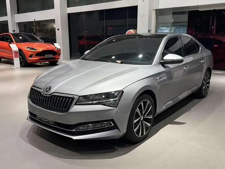 Skoda Superb 2023, арт. CN-3660944 — фото 1