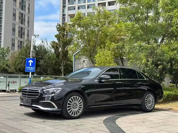 Mercedes-Benz E-Class 2023, арт. CN-3661884 — фото 1