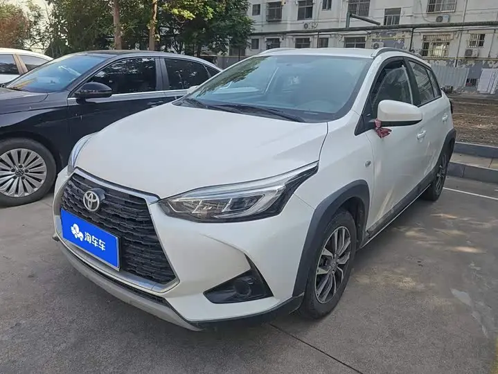 Toyota Yaris L Hatchback 2022, арт. CN-3661896 — фото 1