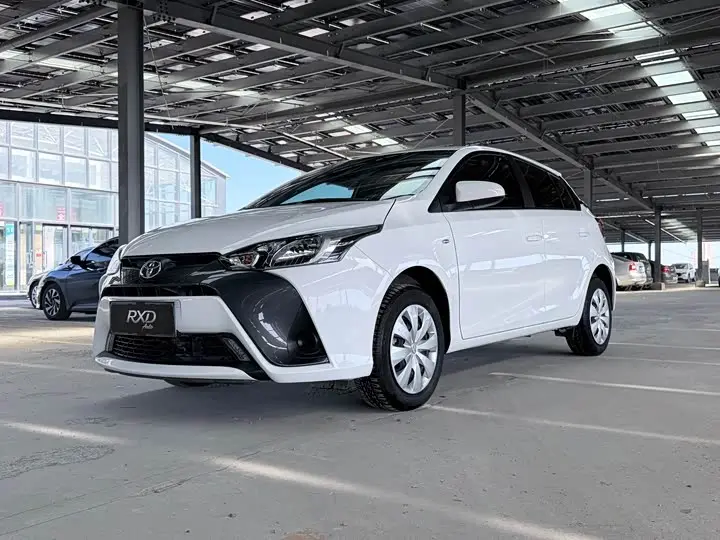 Toyota Yaris L Hatchback 2022, арт. CN-3661971 — фото 1