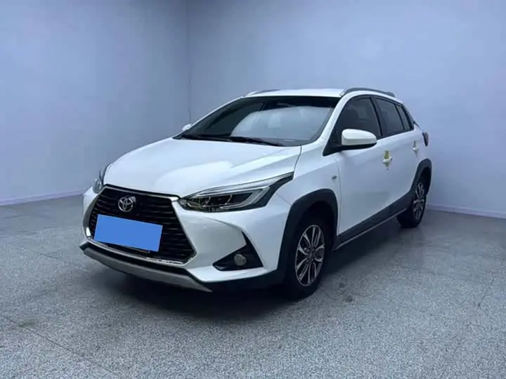 Toyota Yaris L Hatchback 2022, арт. CN-3662625 — фото 1