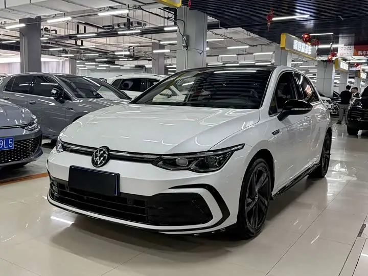 Volkswagen Golf 2023, арт. CN-3664997 — фото 1