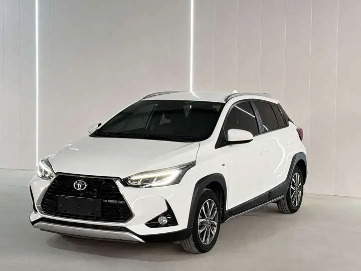 Toyota Yaris L Hatchback 2022, арт. CN-3665632 — фото 1