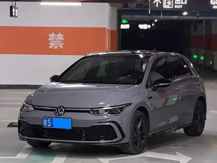 Volkswagen Golf 2023, арт. CN-3666245 — фото 1