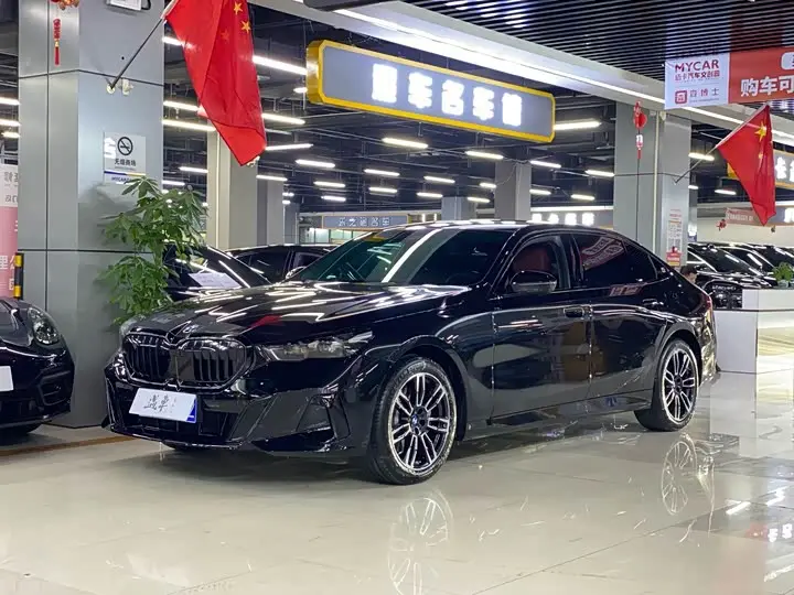BMW 5 Series 2025, арт. CN-3666697 — фото 1