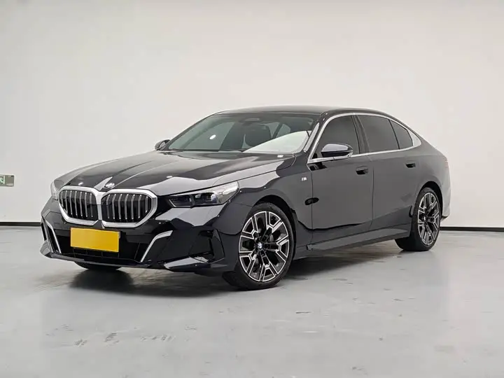 BMW 5 Series 2025, арт. CN-3666930 — фото 1