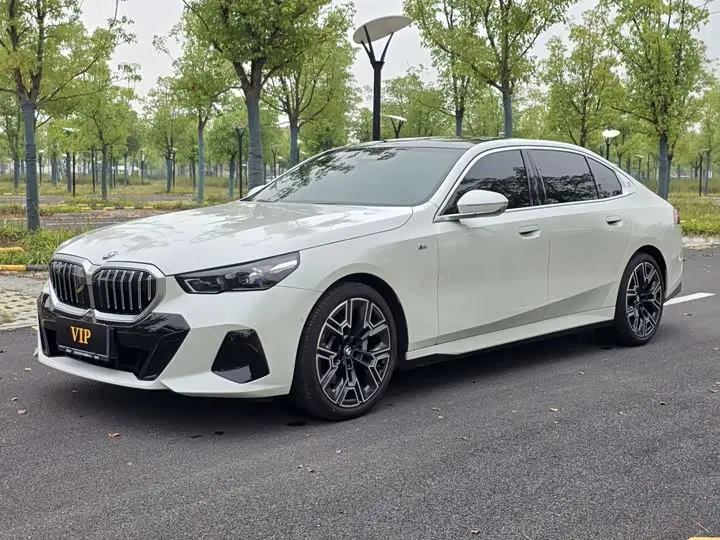 BMW 5 Series 2024, арт. CN-3667913 — фото 1