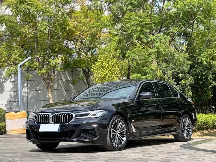 BMW 5 Series 2023, арт. CN-3668393 — фото 1
