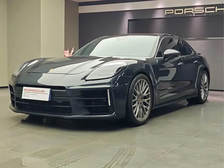 Porsche Panamera 2024, арт. CN-3669422 — фото 1
