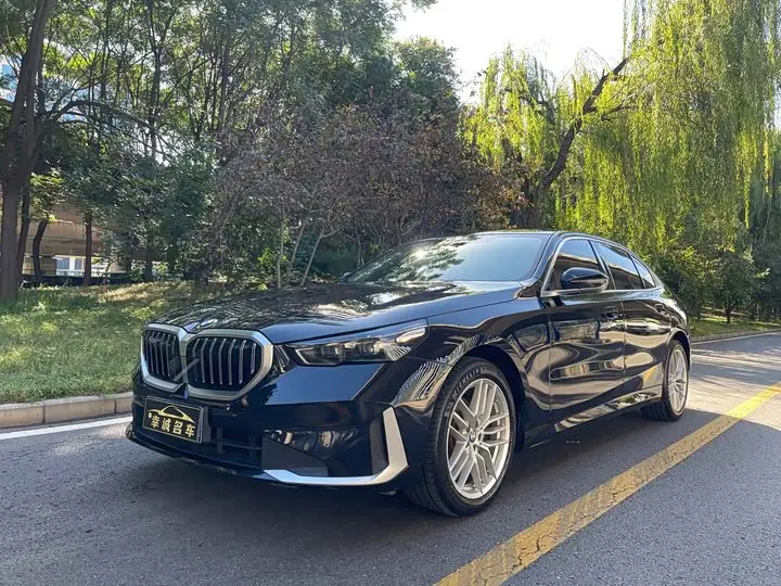 BMW 5 Series 2024, арт. CN-3672518 — фото 1