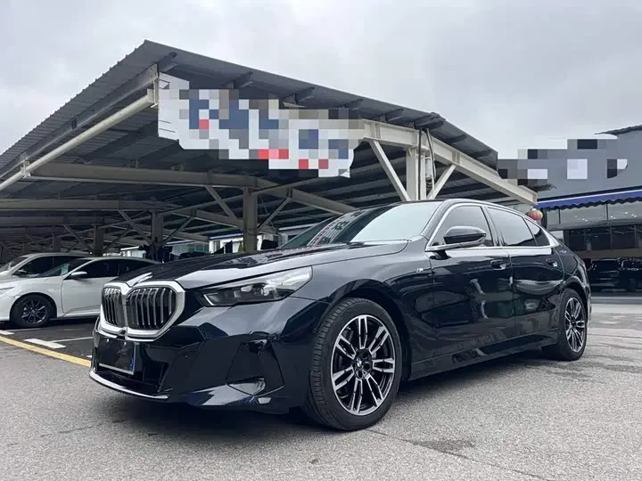 BMW 5 Series 2025, арт. CN-3672973 — фото 1