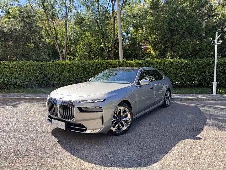 BMW i7 2023, арт. CN-3673106 — фото 1