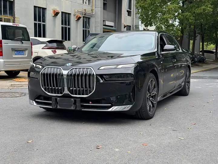 BMW 7 Series 2023, арт. CN-3673139 — фото 1