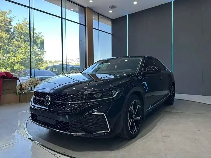 Volkswagen Passat 2024, арт. CN-3673385 — фото 1