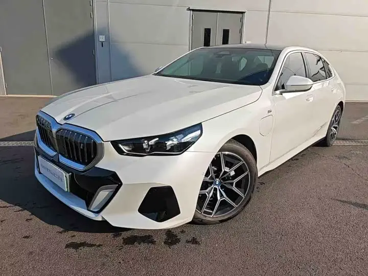 BMW i5 2025, арт. CN-3673879 — фото 1