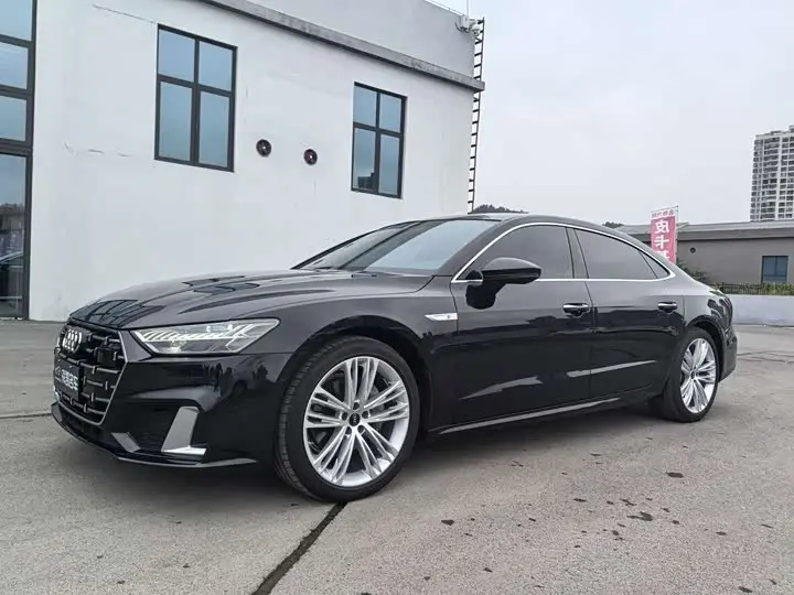 Audi A7L 2024, арт. CN-3674349 — фото 1