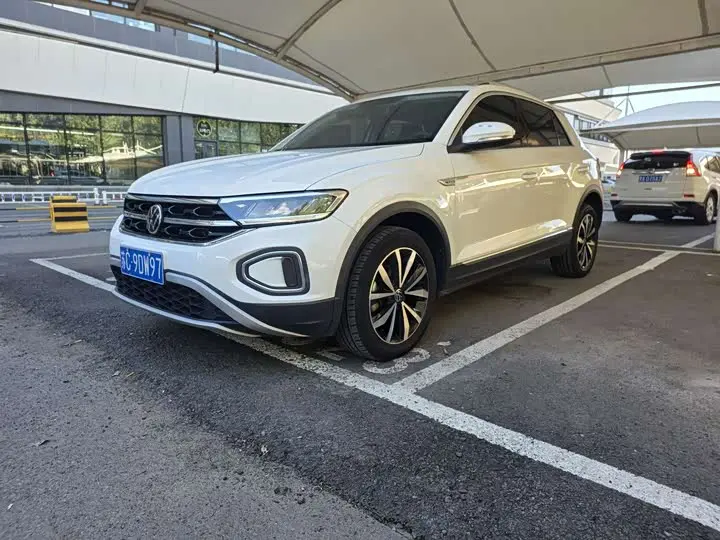 Volkswagen T-Roc 2023, арт. CN-3675556 — фото 1