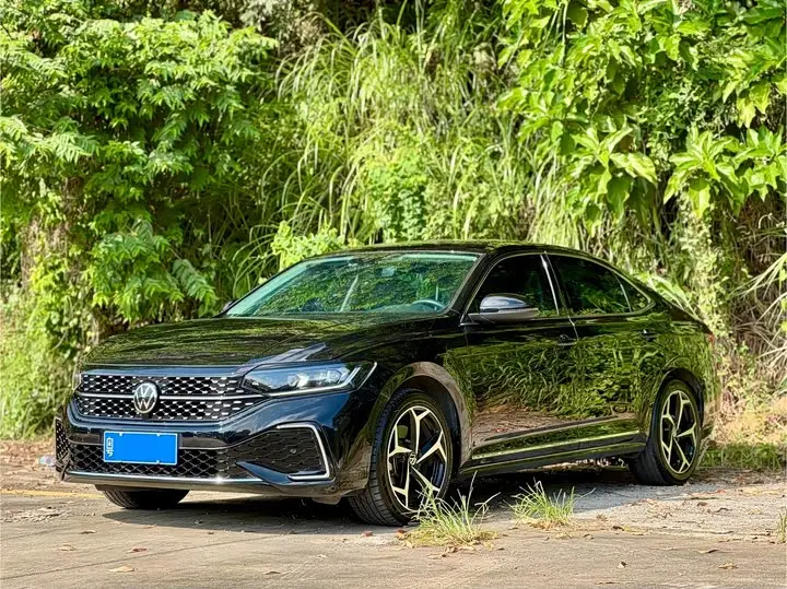 Volkswagen Passat 2024, арт. CN-3675621 — фото 1
