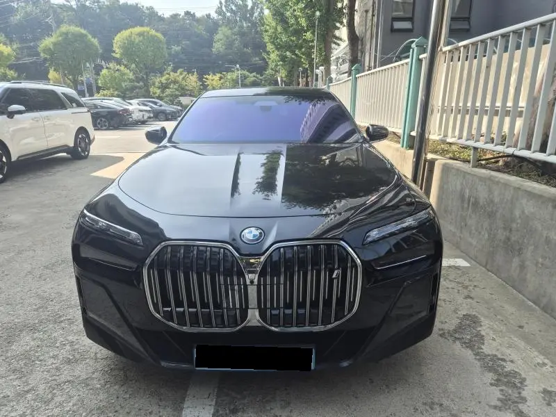 BMW i7 2022, арт. KR-3676708 — фото 1