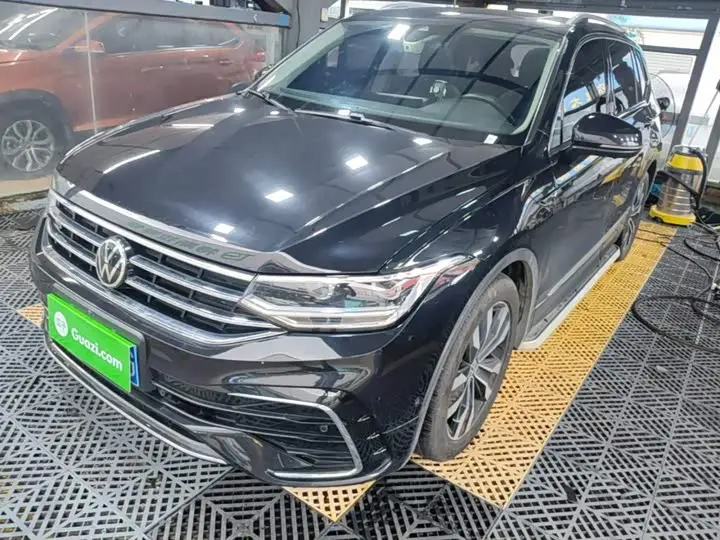 Volkswagen Tiguan L Pro 2023, арт. CN-3680263 — фото 1