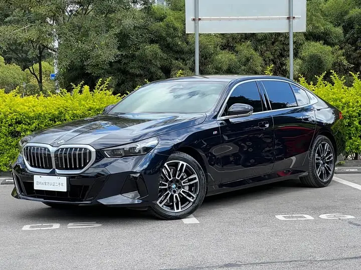BMW 5 Series 2025, арт. CN-3680882 — фото 1
