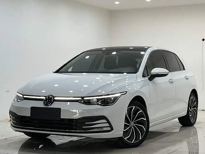 Volkswagen Golf 2023, арт. CN-3686372 — фото 1
