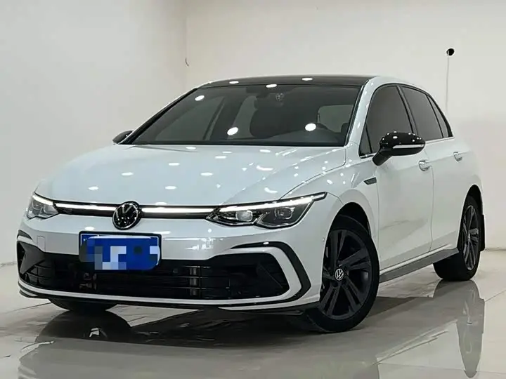 Volkswagen Golf 2023, арт. CN-3686729 — фото 1