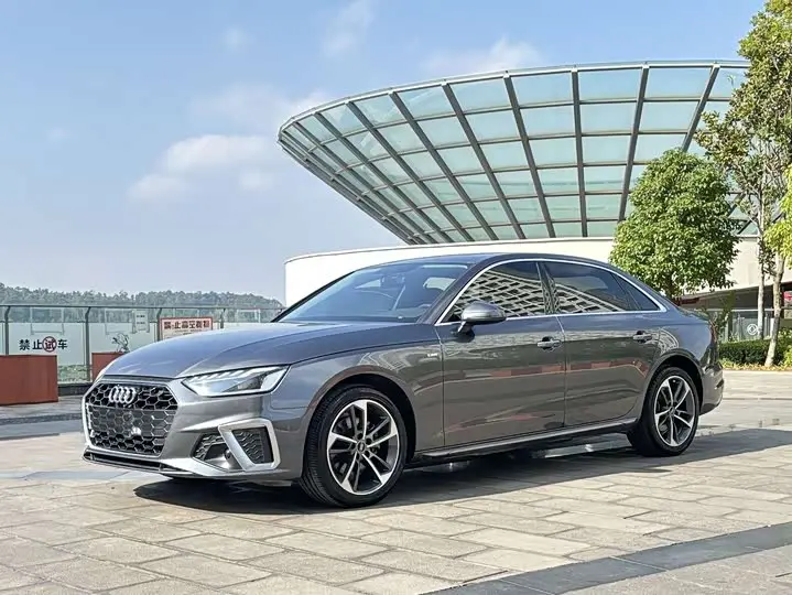 Audi A4L 2022, арт. CN-3687328 — фото 1