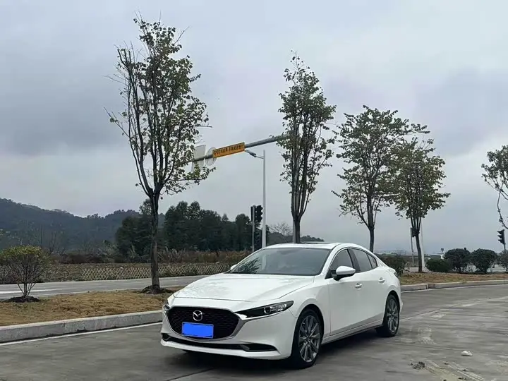Mazda 3 (Axela) 2023, арт. CN-3689527 — фото 1