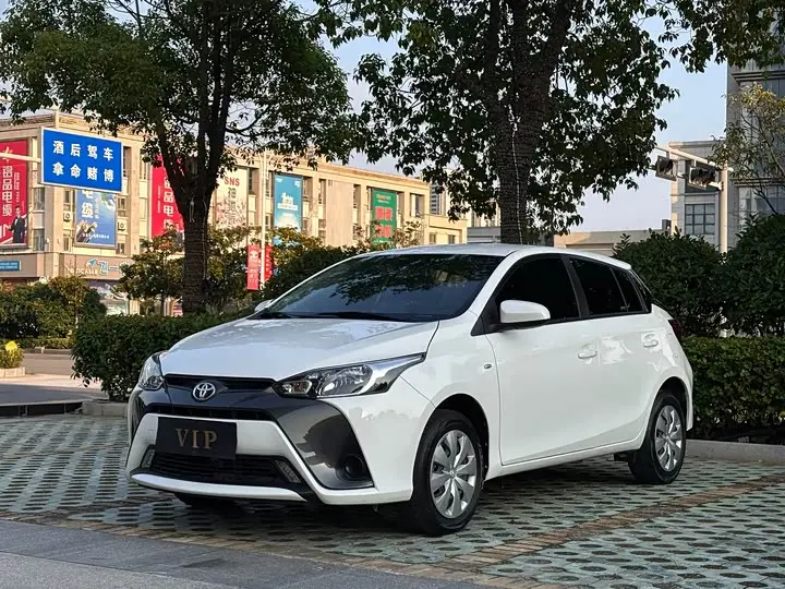 Toyota Yaris L Hatchback 2022, арт. CN-3689871 — фото 1