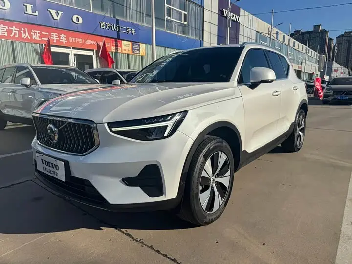 Volvo XC40 2024, арт. CN-3689993 — фото 1