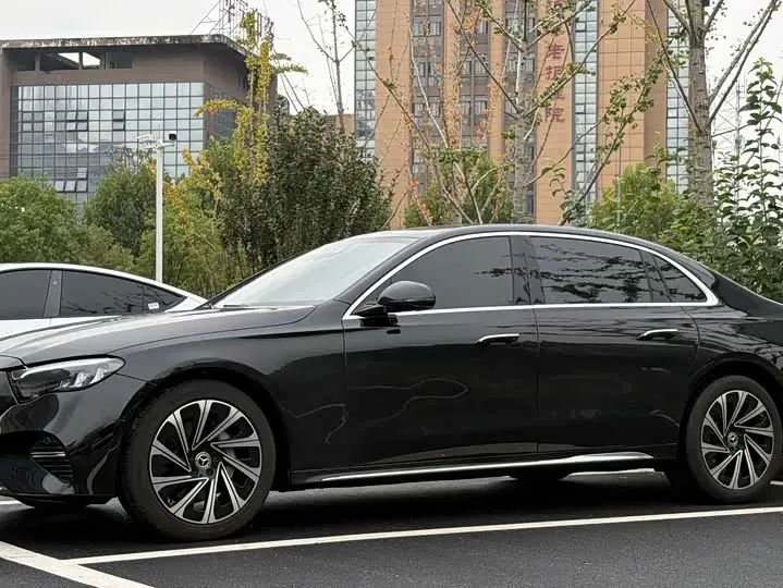 Mercedes-Benz E-Class 2024, арт. CN-3690483 — фото 1