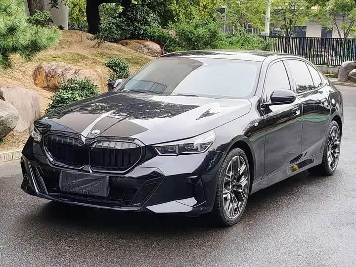 BMW 5 Series 2025, арт. CN-3690540 — фото 1