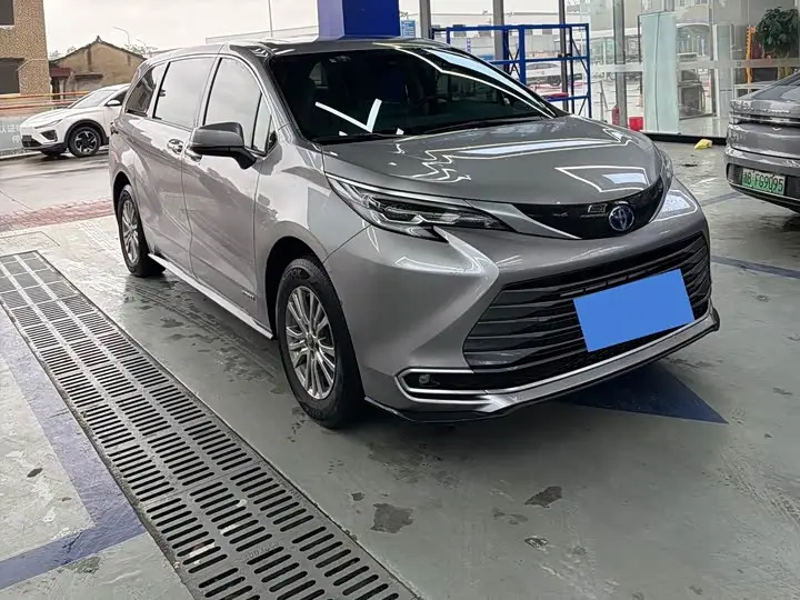 Toyota Sienna 2023, арт. CN-3691046 — фото 1
