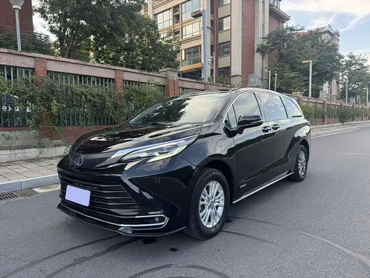Toyota Sienna 2023, арт. CN-3691097 — фото 1