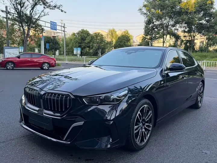 BMW 5 Series 2024, арт. CN-3691318 — фото 1